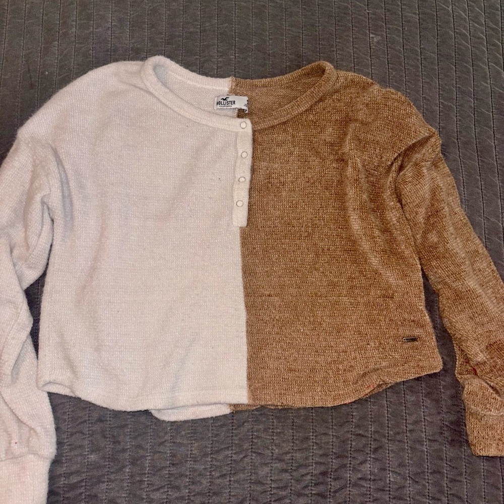 Hollister Cream and Tan Knit Sweater